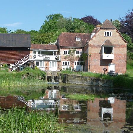 Salisbury Old Mill House Apartment Exterior photo